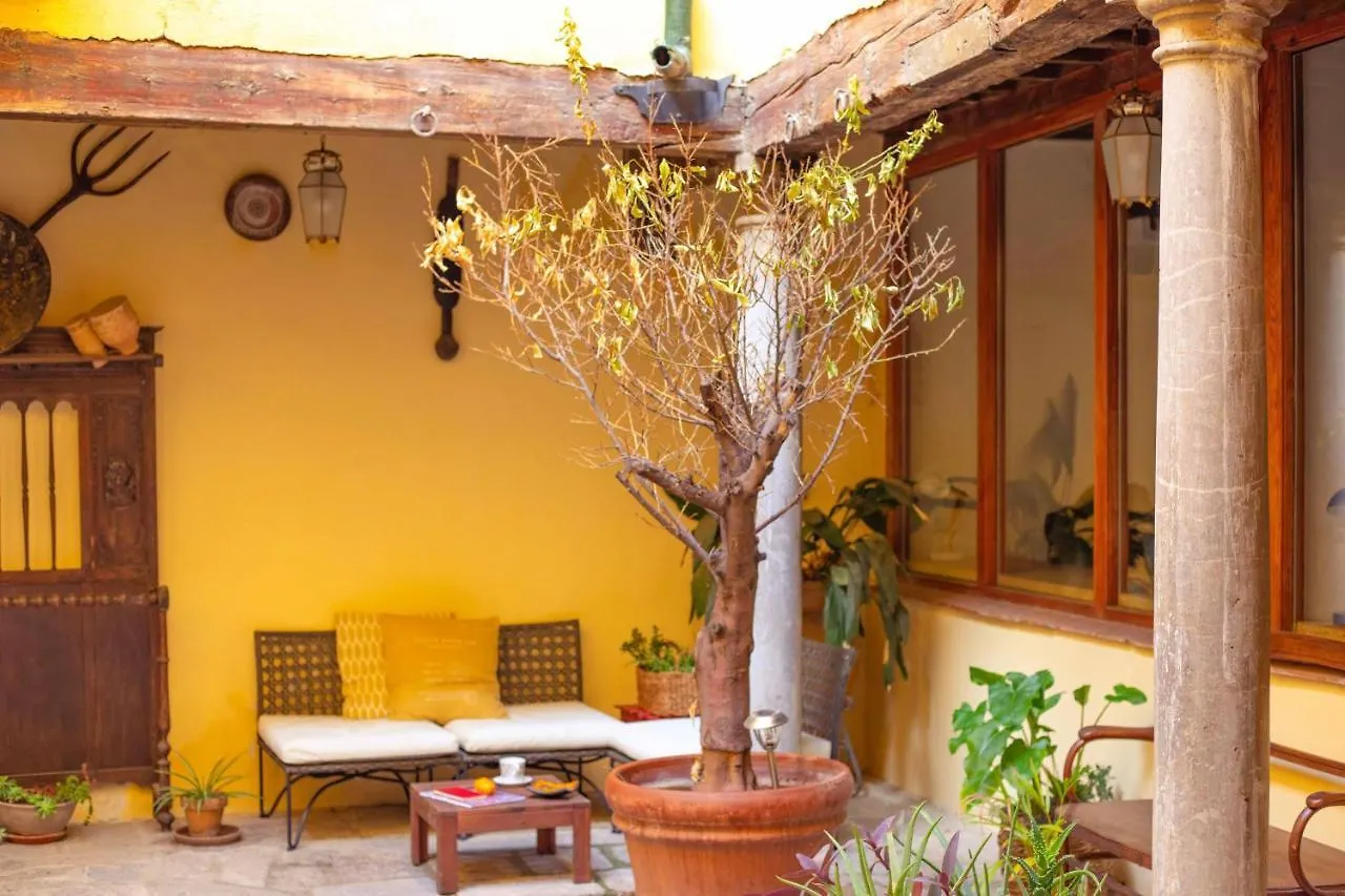 Alh Patio Apartamentos Granada